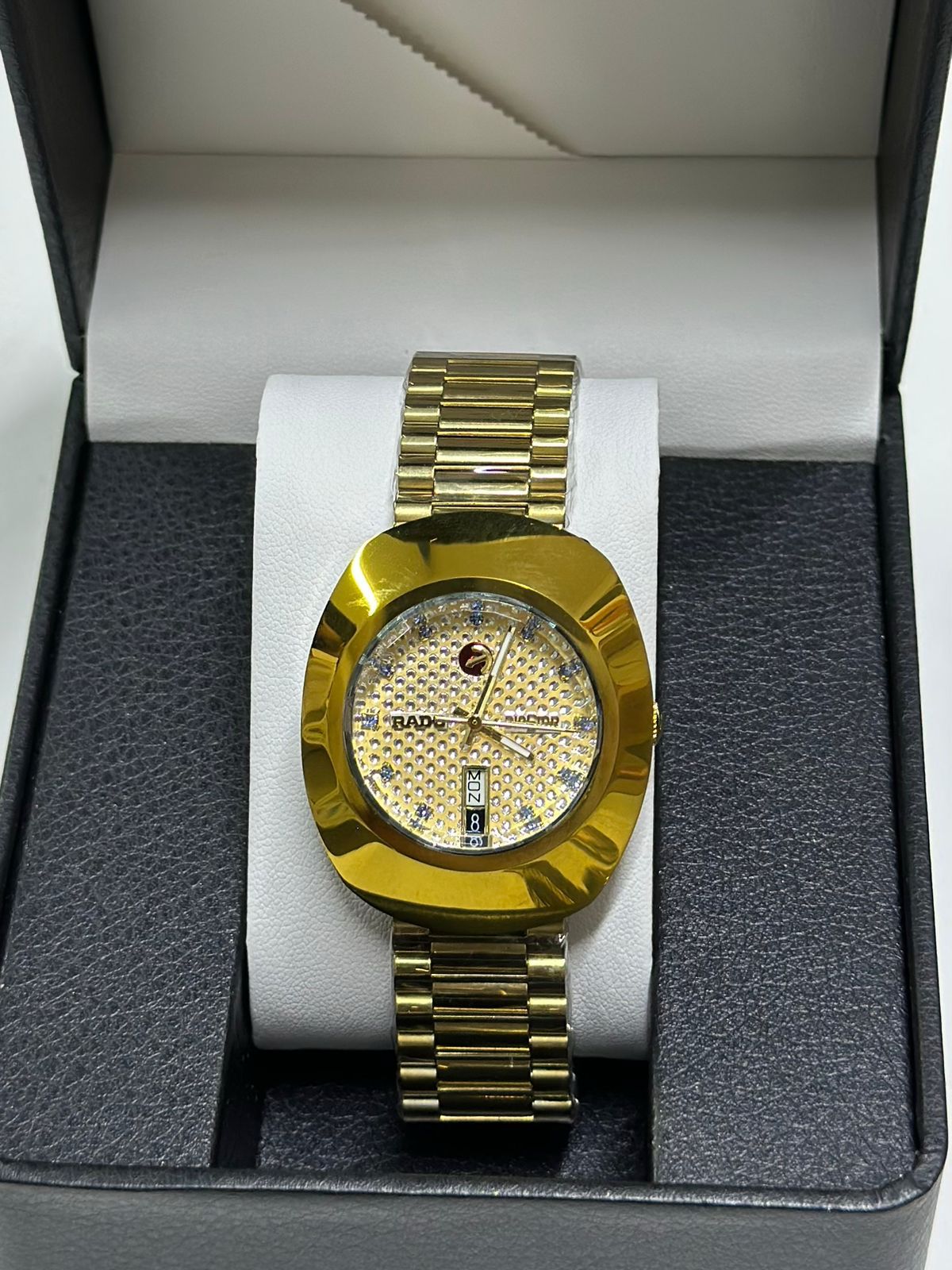 Rado Automatic: 2PCc/130 Dhs - 3PCs/120Dhs